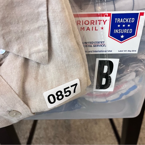 Vintage 90s Y2K Richard Malcolm tan embroidered Irish Linen button front shirt - Picture 10 of 12